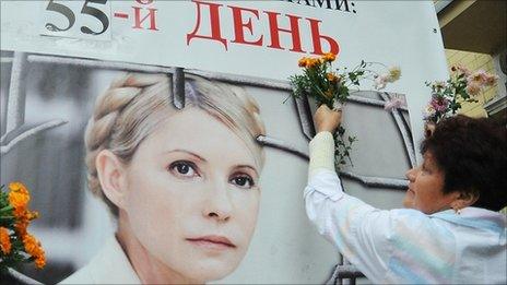Supporter of Yulia Tymoshenko outside court in Kiev. 28 Sept 2011
