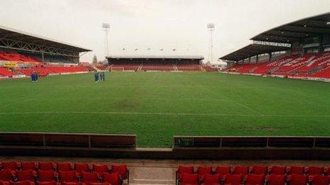 Racecourse Ground