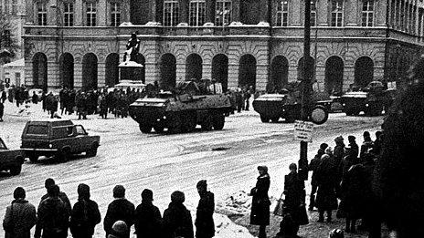 Martial law scene in Warsaw, 15 Dec 81