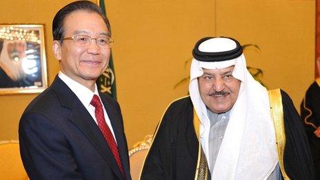 Chinese Premier Wen Jiabao (left) meets Saudi Arabia's Prince Nayef in Riyadh on 14 January 2012
