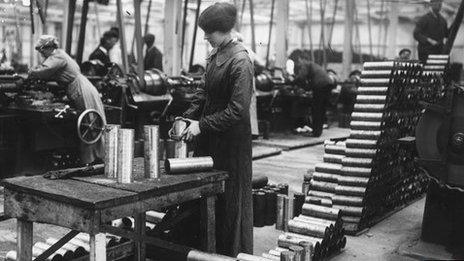 Munitions factory in UK in 1915