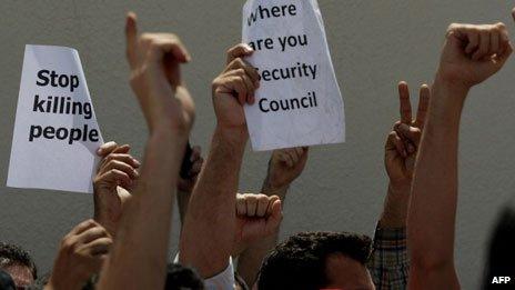 Syrians protesting in Dubai