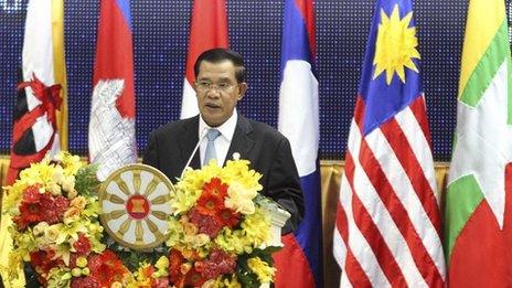 Cambodian Prime Minister Hun Sen addresses the opening ceremony of the 20th ASEAN summit at the Peace Palace in Phnom Penh, 3 April 2012