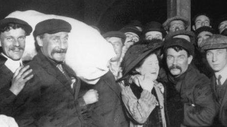 Some of the Titanic survivors being greeted at Southampton
