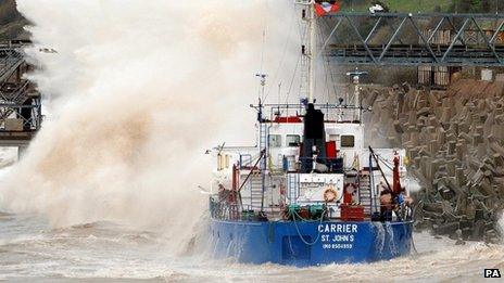 Llong y Carrier