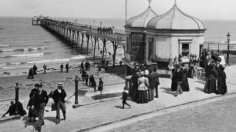 People walking along the promenade beside the pier at Redcar, Cleveland circa 1890. Photo: Hulton Archive/Getty Images