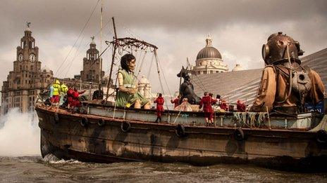 Liverpool giants: Sea Odyssey Titanic event ends - BBC News