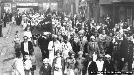Muslim procession in Butetown, Cardiff, circa 1920. Photo: