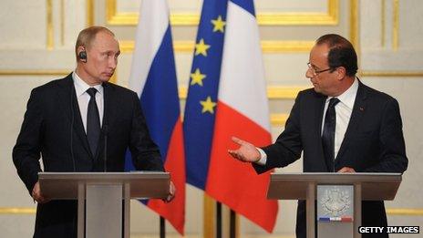 Russian President Vladimir Putin (L) and French President Francois Hollande speak during a news conference at Elysee Palace on June 1, 2012 in Paris, France