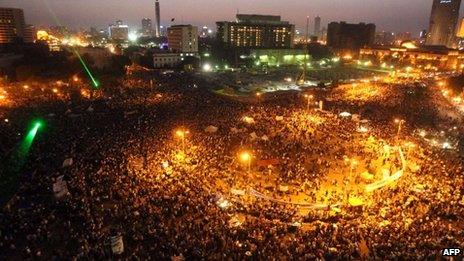 Egyptians protest against Mubarak verdict in Cairo - BBC News