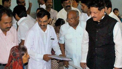 Maharashtra Chief Minister Prithviraj Chavan visits a hospital in Ichalkaranji on 19 June 2012