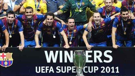 Barcelona yn dathlu ennill Super Cup UEFA yn 2011