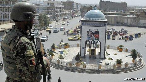 Soldier overlooking Kandahar roundabout