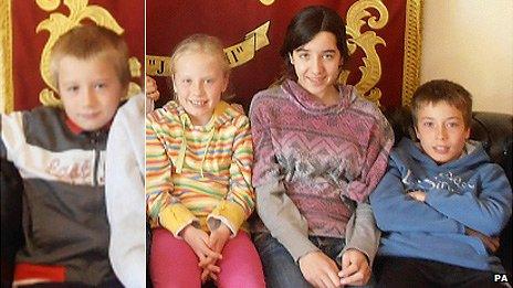 Llun o David, Eva, Jessica a Tomas Palacin Jones