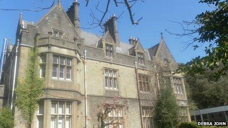 Tŷ Hendrefoilan ger Abertawe