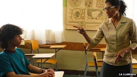 Nico and his teacher in a scene from La Llamada (On The Line)