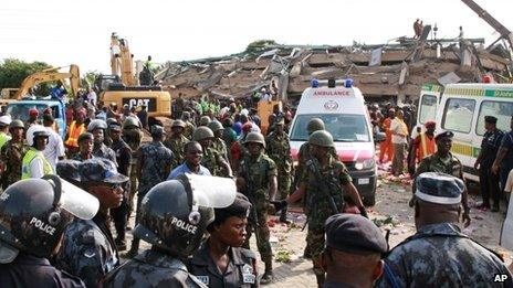 Scene at collapsed building in Accra, Ghana (7 November 2011)