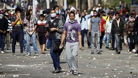 Protesters clash with security forces in Cairo's Tahrir Square. 29 Nov 2012