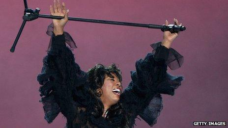 Donna Summer performs at the Nobel Peace Prize Concert in Norway (11 December 2009)