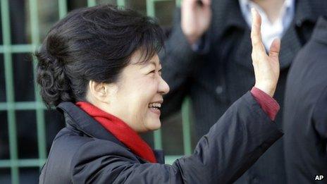 Presidential candidate Park Geun-hye waves after casting her ballot early on 19 December 2012