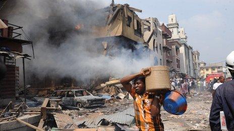 Scene of fire in Lagos (26/12/12)