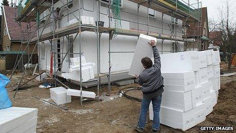 Installing insulation panels in new homes in Berlin - 18 Feb 12