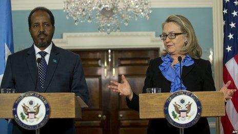 President Hassan Sheikh Mohamud with US Secretary of State Hillary Clinton in Washington on 17/1/13