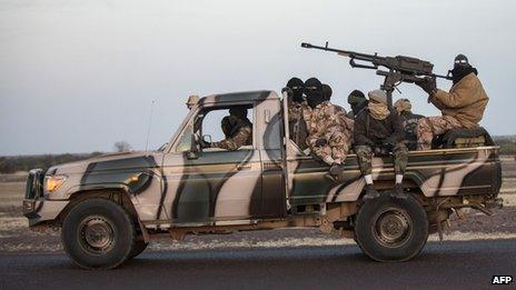 Convoy of Malian soldiers on their way to Mopti (19 January 2013)