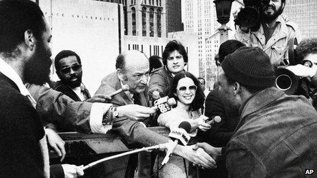 Mayor Ed Koch greets a New Yorker at the Brooklyn Bridge 7 April 1980