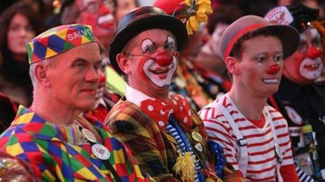 'Final' Bognor Regis clown parade - BBC News