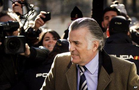 Luis Barcenas arrives for questioning in Madrid, 6 February