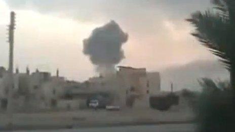 Video clip purportedly showing smoke rising from Palmyra (Tadmor) in central Syria (6 February 2013)