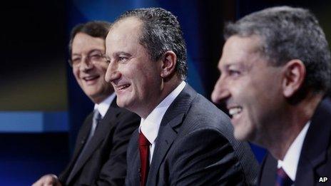 Nicos Anastasiades (left), Stavros Malas (centre), Giorgos Lillikas (right) prepare for a televised debate (11 February 2013)