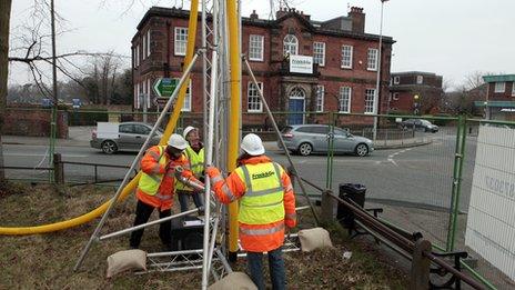 George Osborne's office in Greenpeace fracking protest - BBC News