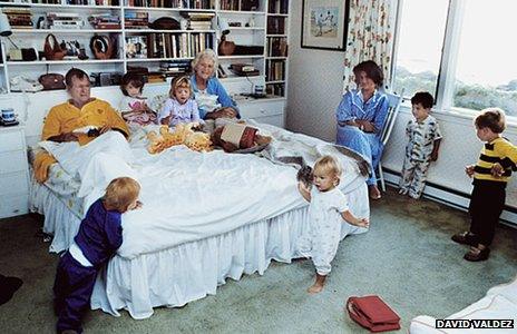 Vice-President George H W Bush and Barbara Bush with their grandchildren in the bedroom of their home in Kennebunkport, Maine, 1987. (David Valdez Photographic Archive Dolph Briscoe Center for American History The University of Texas at Austin)