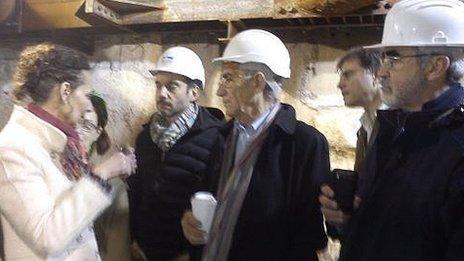 Mayor of Thessaloniki visits Roman ruins discovered beneath the city