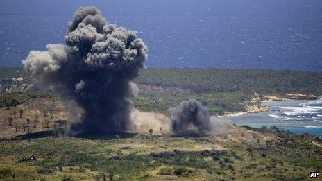Unexploded ordinance is blown up in a controlled demolition on Vieques island (17 April 2008)