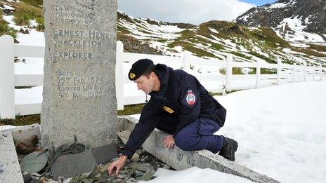 Stone being returned to Shackleton's grave