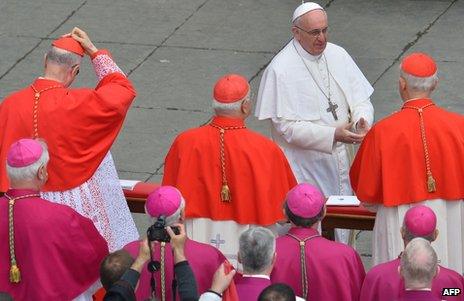 Pope Francis meets senior clergymen on St Peter's Square, 31 March