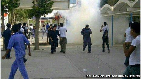 Image purporting to show tear gas at Jabreya school, Bahrain (16/04/13)