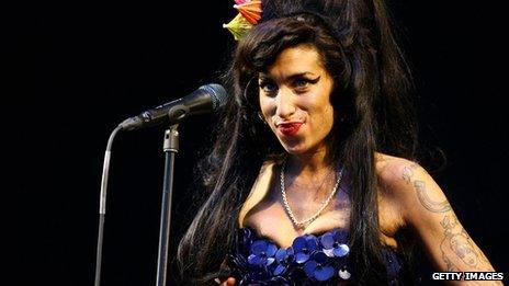 Amy Winehouse film to be made by Senna director - BBC News