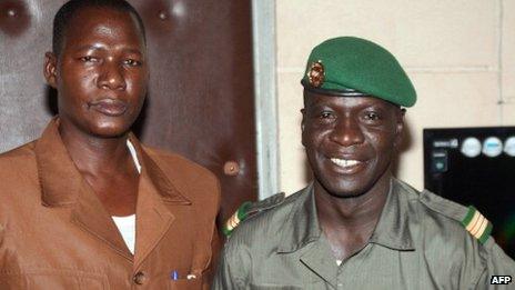 Boukary Daou (l) and Capt Amadou Sanogo (r) - April 2012