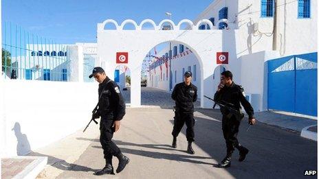 Tunisian police at the Ghriba synagogue