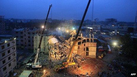 Cranes at scene of collapsed building in Dhaka. 3 May 2013