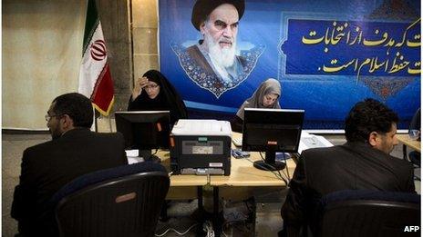 Iranian men register candidacy for presidential elections (Tehran 07/05/13)