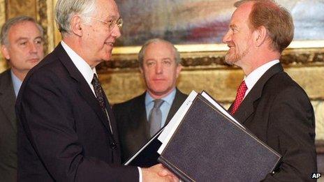 Robin Cook meeting Argentinian foreign minister Guido di Tella in 1999