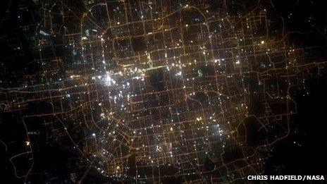 Cmdr Hadfield's tweeted photo on 27 April 2013