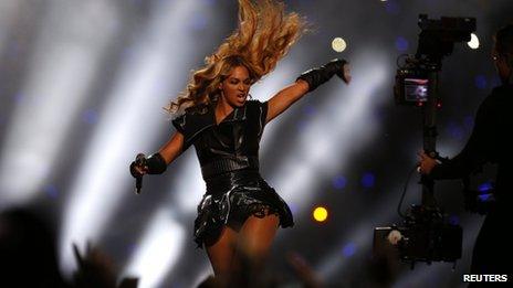 Arrests made over fake Beyonce ticket scam - BBC News