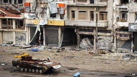 Photo purportedly showing Syrian tank in the al-Qusur district of Homs (13 May 2013)