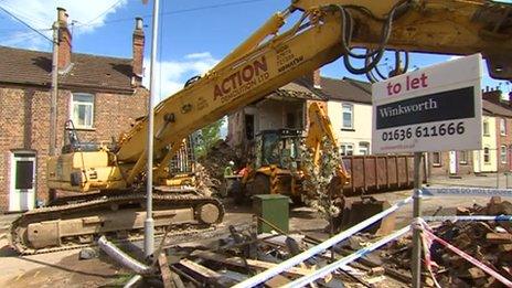 Newark house blast: Gas supply ruled out as cause - BBC News